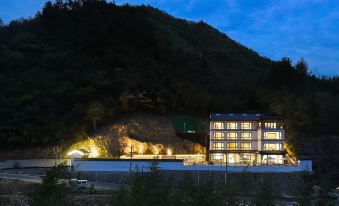 Tonglu Cloudy Mountain & Creek Fun Home(YALU Rafting)