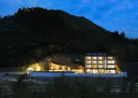 Tonglu Cloudy Mountain & Creek Fun Home（YALU Rafting） - สระว่ายน้ำส่วนตัว