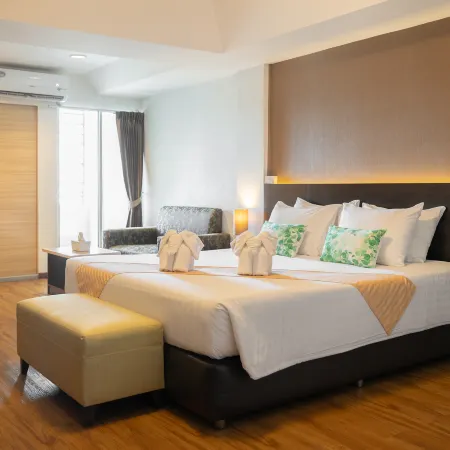 Golden Jade Suvarnabhumi Отели рядом с достопримечательностью «Старый город»