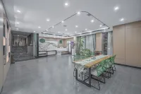 Upandin Hotel (Huaihua South of High-speed Railway Station)