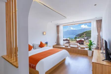 Lugu Lake Yinlu Boutique Lake Scenic Resort Отели рядом с достопримечательностью «Lover Tree»