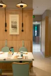 Zhuhai L Hotel （Gongbei Port High-speed Railway Station）
