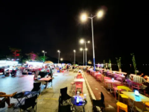 HELLO Sea View Hotel (Sunshine Coast Store)