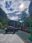 flower mountain residence - parkir