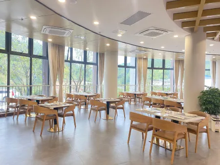 Yuyue Hot Spring Holiday Hotel Отели в г. Гуйдун