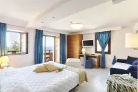 Resort le Picchiaie Hotels near Spiaggia di Capo Bianco