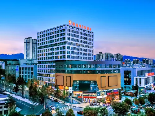 Vienna 3 Best Hotel (Pingshan County Government Mahu Park) - parking