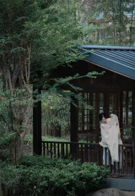 Wuyishan Six Shang · Waterfront Mountains and Beautiful Stays