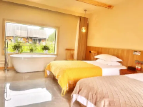 禾木花梵谷民宿（禾木景勝地） 禾木観景台周辺のホテル