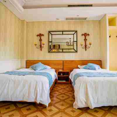 Qingdao Tiantai Mountain le'ai Hot Spring Art Hotel Rooms