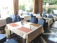 Devel International Hotel - breakfast