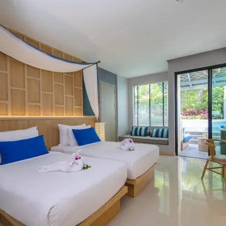 CRAFT Resort & Villas, Phuket Town-scheduled shuttle to Phuket old town Отели рядом с достопримечательностью «Порт Ратсада»
