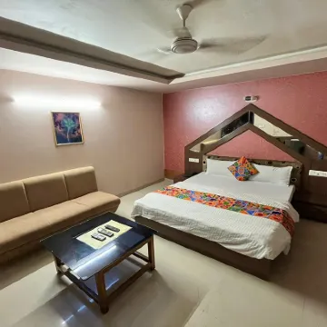 โรงแรม Shailly Inn โรงแรมใกล้ศูนย์การค้าแอลฟาวัน