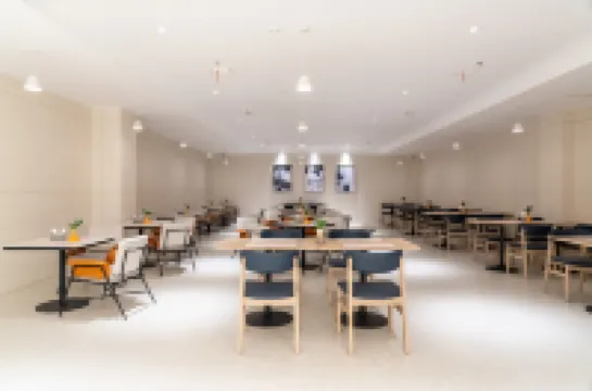 Homeinn Selected Hotel (Laizhou JuRanZhiJia Guangzhou West Street)