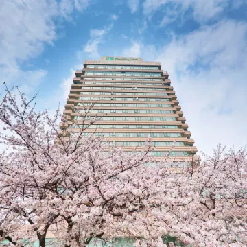 Holiday Inn WUHAN RIVERSIDE by IHG Hotels near Wuhan Yangtze River Bridge