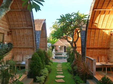 Wana Shanti Villa Отели рядом с достопримечательностью «Spa at The Samaya Ubud»