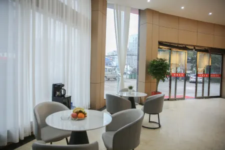 Quanji Shangpin Hotel