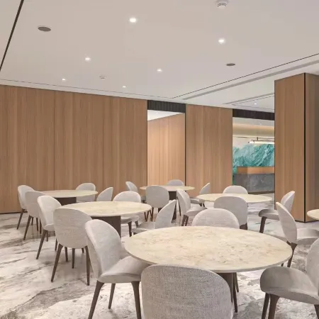 Lido Hotel (Luoyang Longmen High-Speed Railway Station Kaiyuan Avenue)