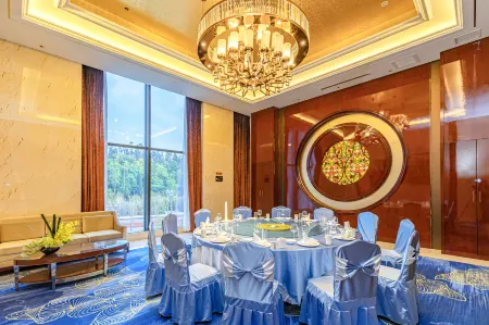 Wyndham Resort Kunming Anning Hot Spring Отели рядом с достопримечательностью «Gymnasium (Hubin Road)»