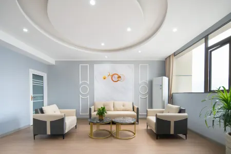 Parker Hotel (Jiangjin Shuangfu Times Square) Отели рядом с достопримечательностью «Chongqing Traffic Vocational Institute»