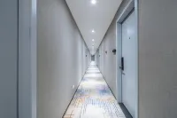 Huayu Light Hotel (Keqiao RT-Mart Pearl Square Subway Station Branch)