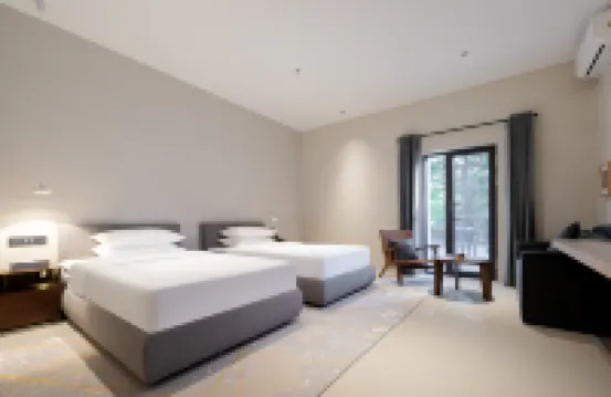Yinlu Shanzhuang Hotel - parking