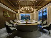 Golden Mountain & Bamboo  INN