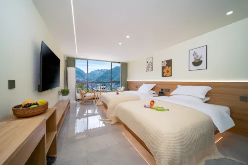 See Qingshan Guest House (Xijiang Qianhu Miao Village Dongyin Observation Platform Store)