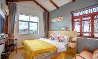 Sunshine Courtyard Sightseeing Home stay (Dali Old City Store