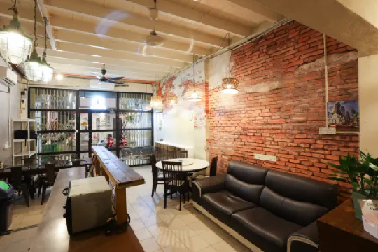 Dou Houz Georgetown Отели рядом с достопримечательностью «Macallum Street Night Market»