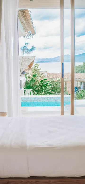 ห้องวิวทะเลสาบพร้อมเชื่อมกับสระว่ายน้ำ