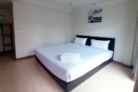 Phenwaree Amphawa Resort