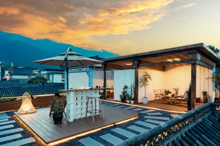 Yunbo Light Luxury Homestay (Dali Ancient City South Gate Branch)