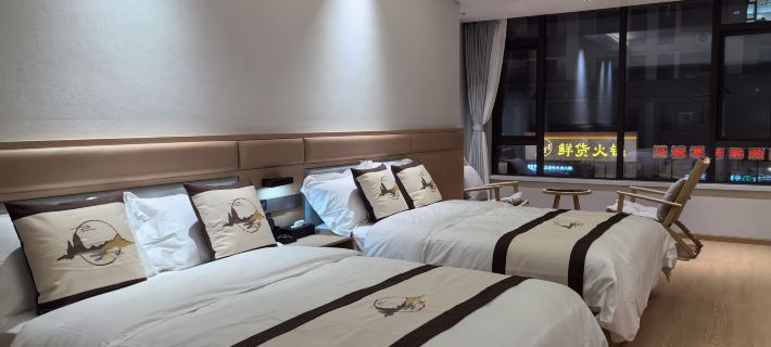 Blackwater County Senlu Hotel Hoteles en Heishui