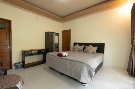 Calm Haven Villa with Amabela Garden Lovina Mitra RedDoorz Hotels in Bali