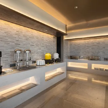 Lavande Hotel(Shaoshan Former Residence Scenic Area High Speed Railway Station Hotel)