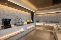 Lavande Hotel(Shaoshan Former Residence Scenic Area High Speed Railway Station Hotel)