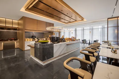 Atour Hotel Changsha Wuyi Square Tujiachong Subway Station Отели рядом с достопримечательностью «Changsha University of Science & Technology (Transportation Science & Technology Teaching Area)»