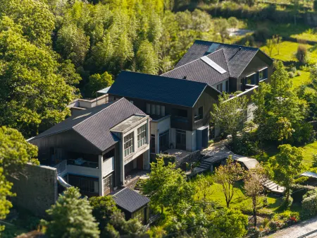 WhatFun Guesthouse Отели рядом с достопримечательностью «Shenxianju»