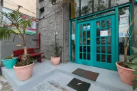 RedDoorz Plus @ BGC near St. Lukes