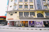 Swing & Pillows @ Masjid Jamek Kuala Lumpur Hotel dekat Petaling Street