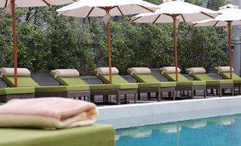 4. Dusit Pr..