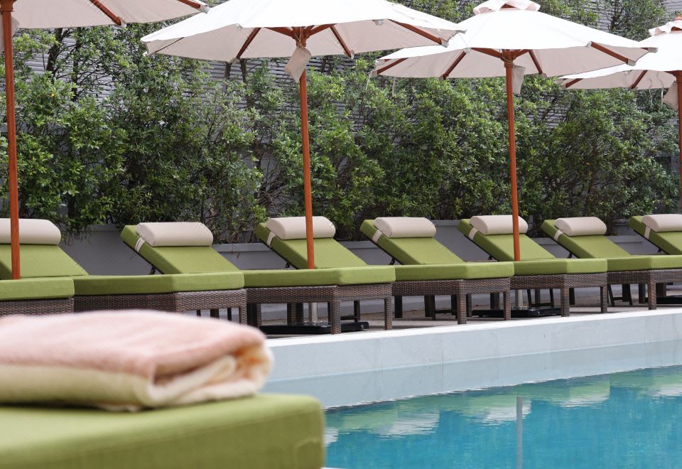 2. Dusit Pr..