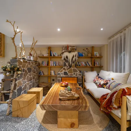 Lugu Lake Scenic Area Shuitian Yishe Loft Lakeview Vacation Apartment