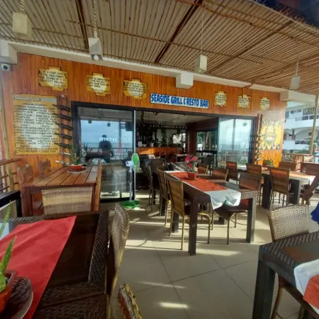 Thrivers Hometel White Beach Puerto Galera