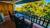 YiHao Resort Hotel Các khách sạn gần Wat Wisunalat