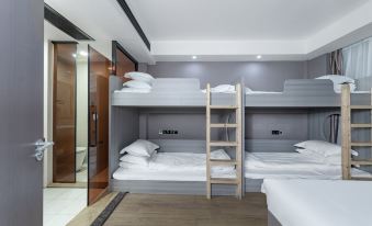 Leishen E-Sports Hotel · Ji'an Railway Station