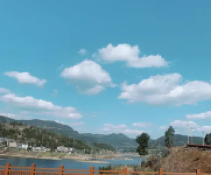 Listen to Lake HOUSE