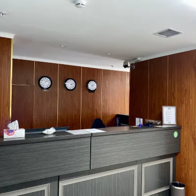Hotel Gray 列寧雕像附近的飯店