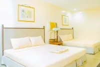 RedDoorz Premium @ Villa Kristalene Resort Hotels in Talisay